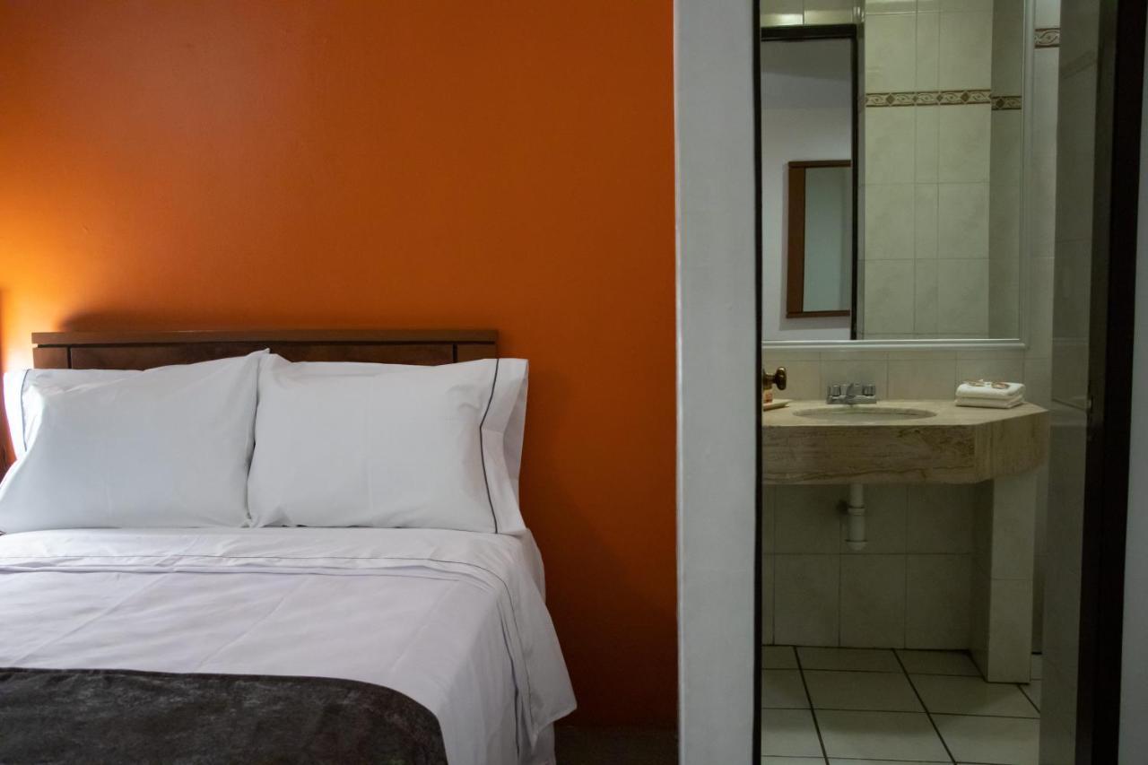 Hotel Las Pergolas Guadalajara Luaran gambar