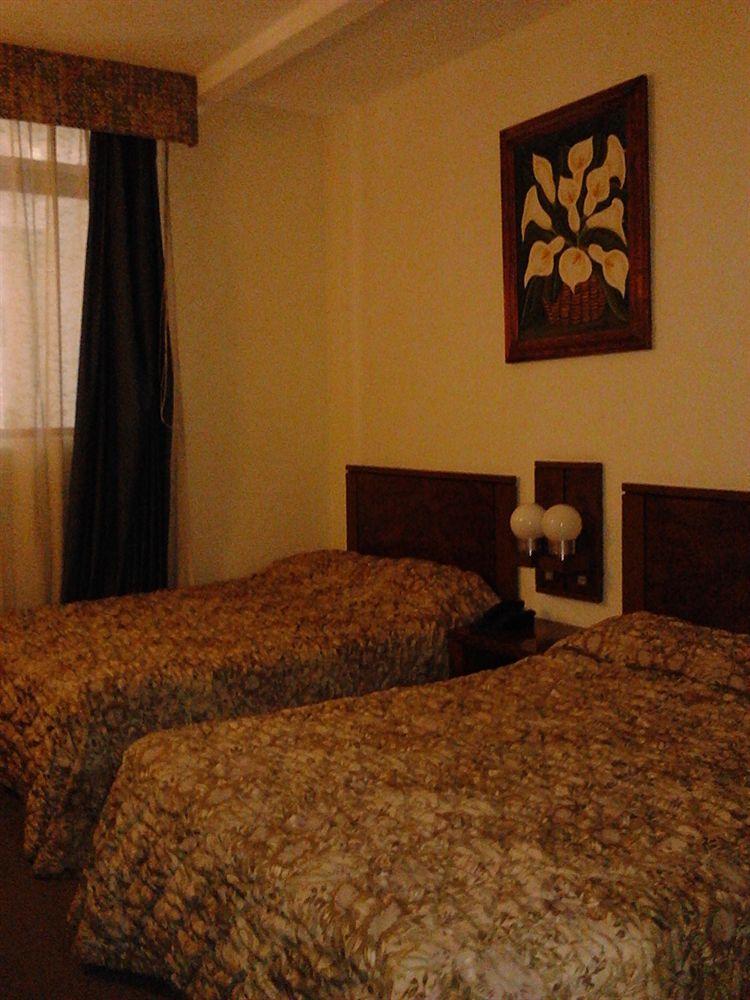 Hotel Las Pergolas Guadalajara Luaran gambar